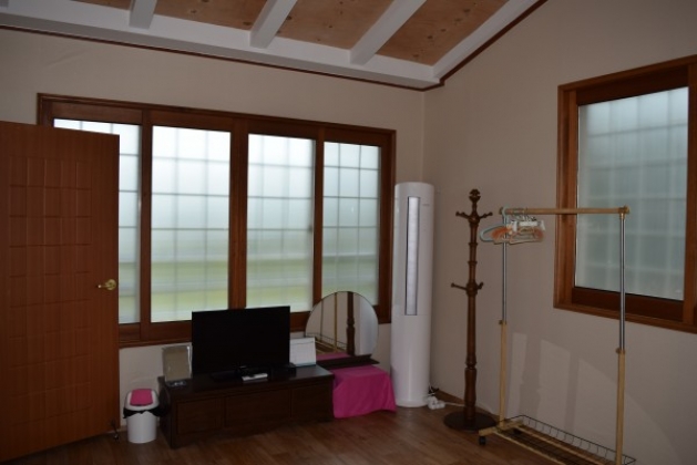<span class='galleria_span'>작은방2</span><br /> 

 